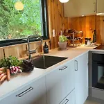 Vakantiehuis Cozy Summer House With New Kitchen And Bathroom