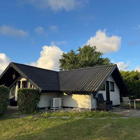 Cozy Summer House With New Kitchen And Bathroom Feriehus