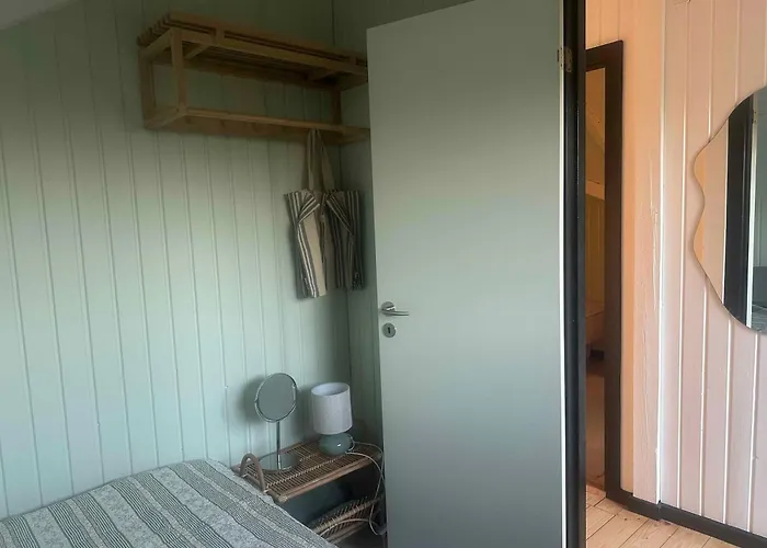 Cozy Summer House With New Kitchen And Bathroom *