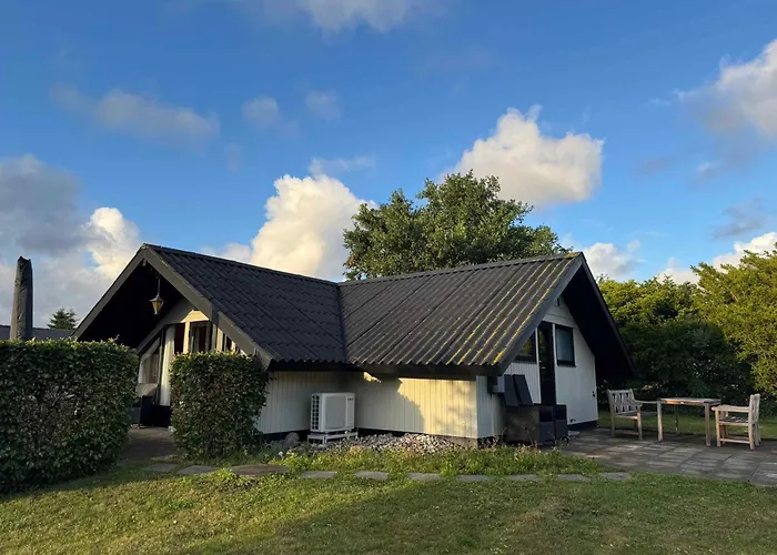 Cozy Summer House With New Kitchen And Bathroom Feriehus